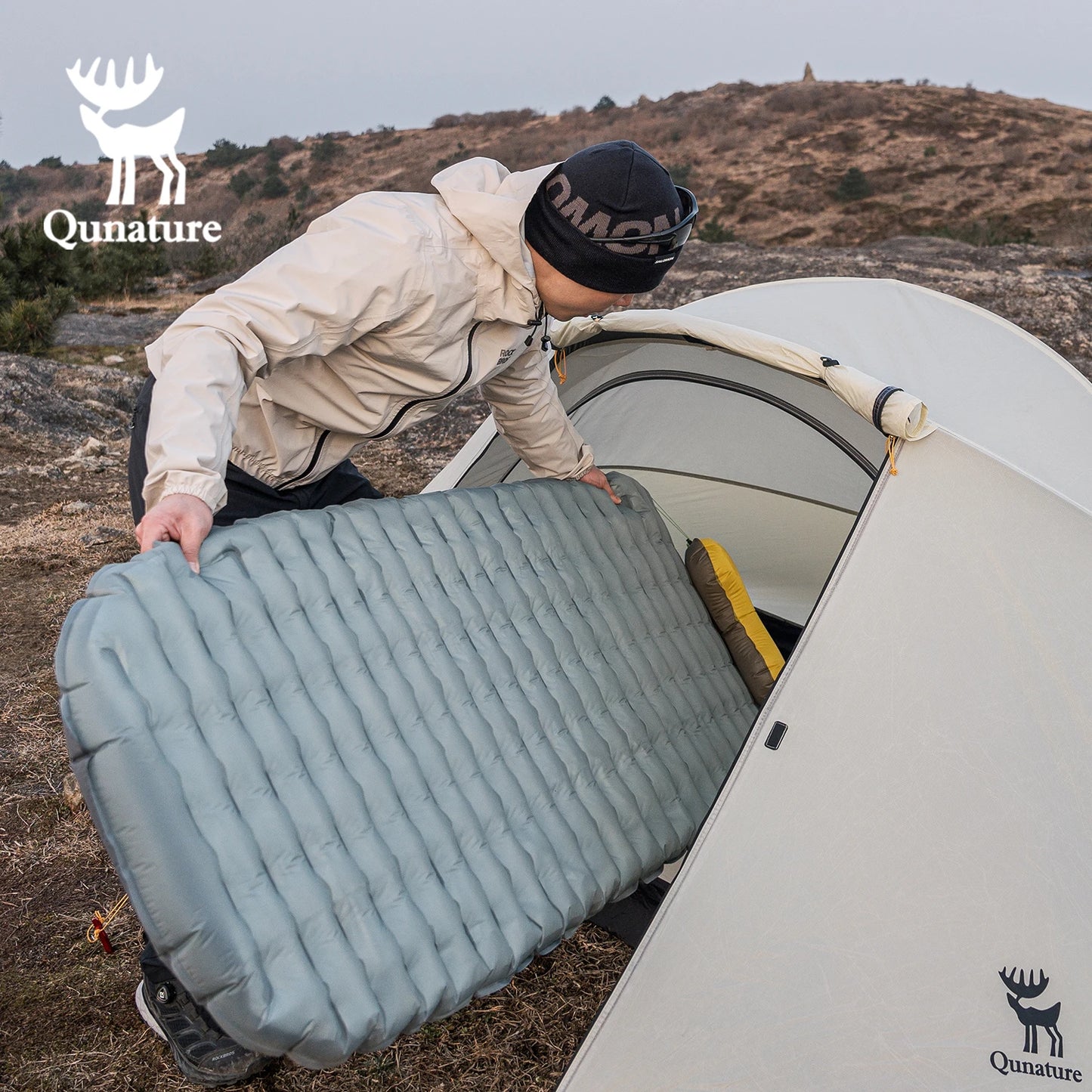 Qunature Outdoor Camping Inflatable Mattress Sleeping Pad Ultralight Hiking Waterproof Picnic Pad Foldable Sleeping Mattress